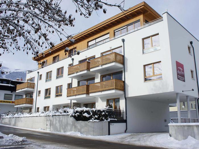 Hotel AlpenParks® Residence Zell am See - Bild 1