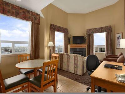 Hotel Days Inn & Suites by Wyndham West Edmonton - Bild 3