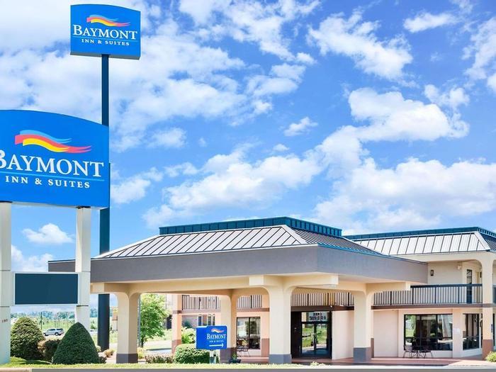 Hotel Baymont by Wyndham Clarksville Northeast - Bild 1