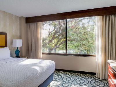 Hotel Embassy Suites by Hilton Dallas Love Field - Bild 5