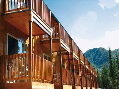 Denali Grizzly Bear Resort - Cedar Hotel/ Cabins/ Camping - Bild 4