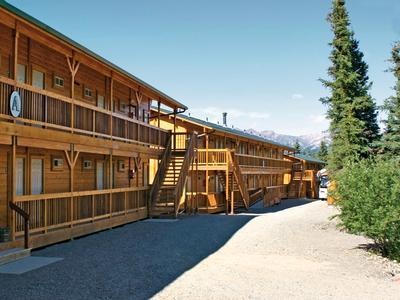 Denali Grizzly Bear Resort - Cedar Hotel/ Cabins/ Camping - Bild 3