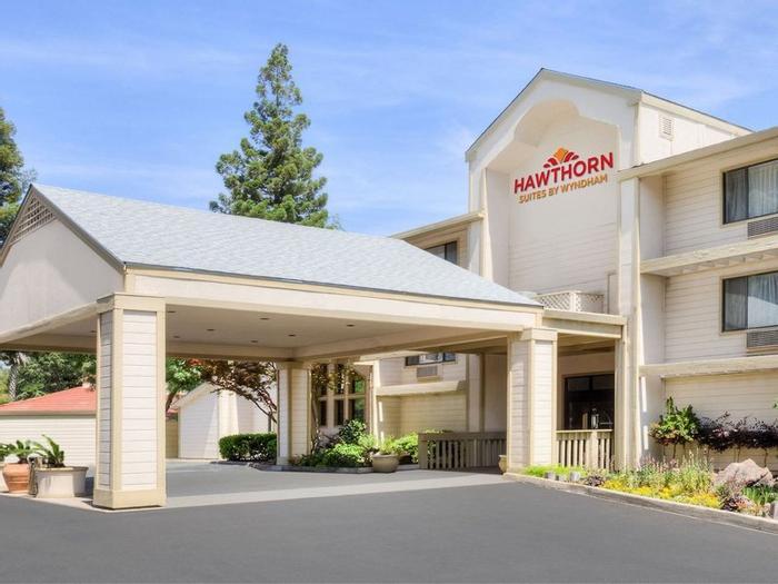 Hotel Hawthorn Suites by Wyndham Sacramento - Bild 1