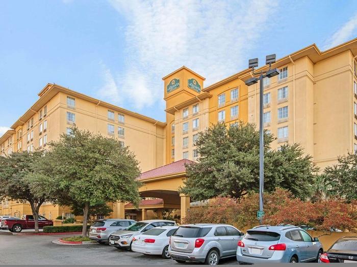 Hotel La Quinta Inn & Suites by Wyndham San Antonio Airport - Bild 1