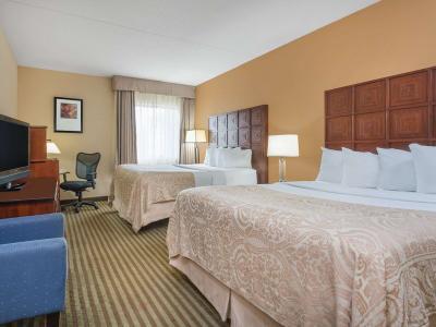 Hotel Ramada by Wyndham Columbus North - Bild 3