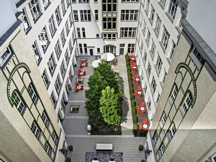 Adina Apartment Hotel Berlin Checkpoint Charlie - Bild 1
