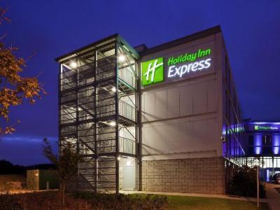 Hotel Holiday Inn Express London - Stansted Airport - Bild 3