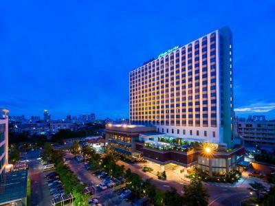 Hotel Ramada by Wyndham Bangkok Chaophya Park - Bild 3