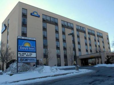 Hotel Days Inn by Wyndham Ottawa West - Bild 2