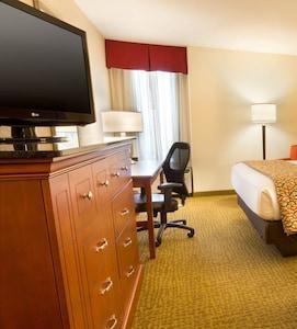 Hotel Drury Inn & Suites Charlotte University Place - Bild 4