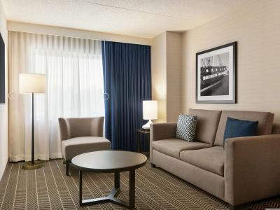 Hotel Embassy Suites by Hilton Boston at Logan Airport - Bild 3