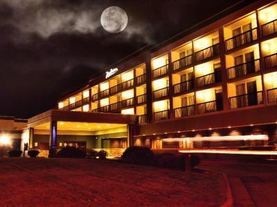 Hotel Ramada by Wyndham Midtown Grand Island - Bild 5