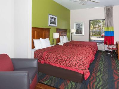 Hotel Days Inn & Suites by Wyndham Fort Myers Near JetBlue Park - Bild 4
