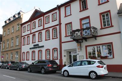 Hotel & Café Am Schloss Biebrich - Bild 1