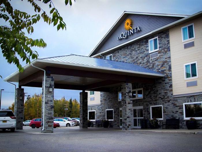Hotel La Quinta Inn & Suites by Wyndham Fairbanks Airport - Bild 1