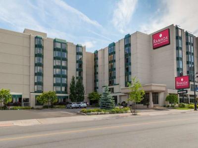 Hotel Ramada by Wyndham Niagara Falls Near the Falls - Bild 2