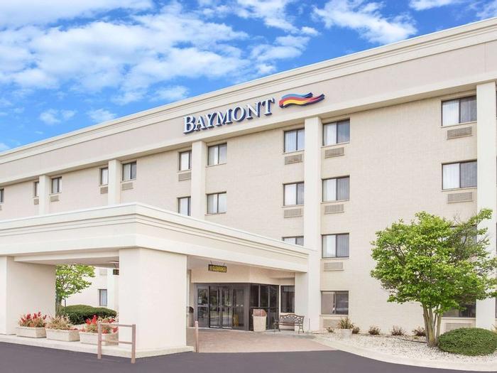 Hotel Baymont by Wyndham Janesville - Bild 1