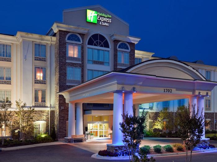 Holiday Inn Express Hotel & Suites Phenix City-Fort Benning Area - Bild 1