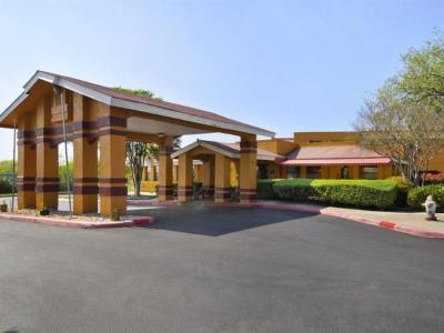 Hotel Quality Inn & Suites I-35 Near ATT Center - Bild 4
