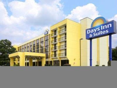 Hotel Days Inn & Suites by Wyndham SE Columbia Ft Jackson - Bild 2