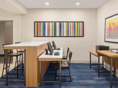 Hotel Holiday Inn Express & Suites - The Forum - Bild 4