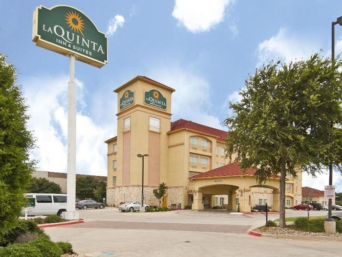 Hotel La Quinta Inn & Suites by Wyndham DFW Airport West - Bedford - Bild 1