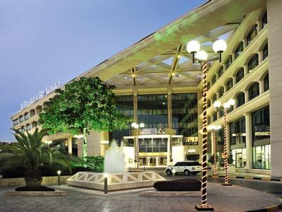Hotel Mövenpick Dubai Grand Al Bustan - Bild 4