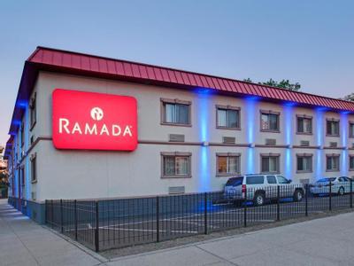 Hotel Ramada by Wyndham Bronx - Bild 2