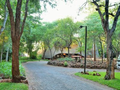 Hotel Victoria Falls Safari Lodge - Bild 4