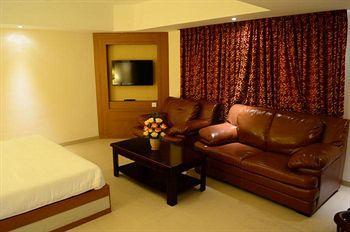 Collection O Bkr Grand Hotel Near Ags Cinemas T Nagar - Bild 2