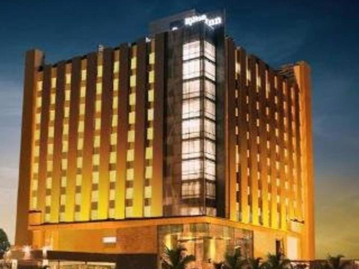 Hotel DoubleTree by Hilton Gurugram Baani Square - Bild 1