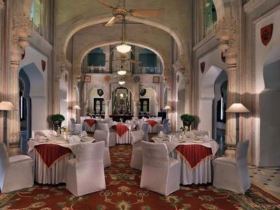 Hotel WelcomHeritage Umed Bhawan Palace - Bild 3
