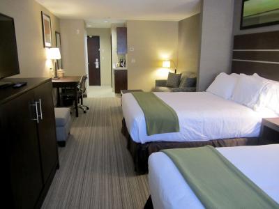 Hotel Holiday Inn Express Golden-Kicking Horse - Bild 5