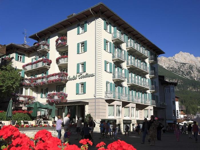 Hotel Cortina - Bild 1