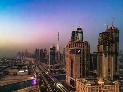 V Hotel Dubai, Curio Collection by Hilton - Bild 3