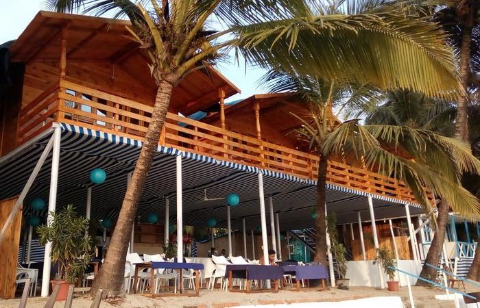 Hotel Cafe Blue Beach Huts & Multi Cuisine Restaurant - Bild 1