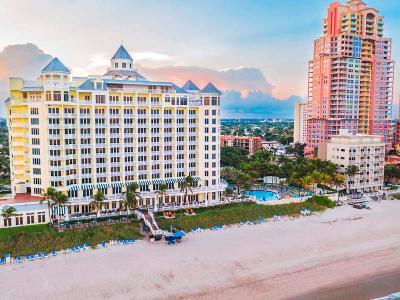 Hotel Pelican Grand Beach Resort - Bild 2