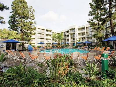 Howard Johnson by Wyndham Anaheim Hotel & Water Playground - Bild 3