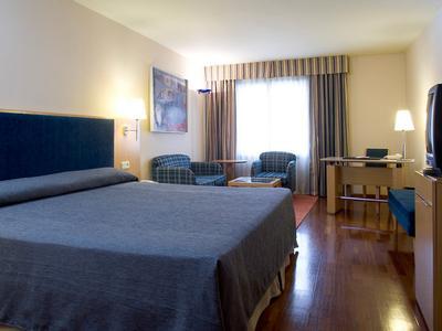 Hotel NH Lleida Pirineos - Bild 4