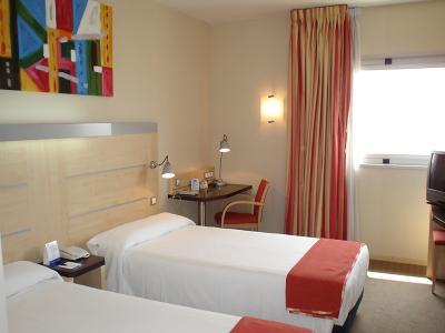 Hotel Holiday Inn Express Valencia Bonaire - Bild 4