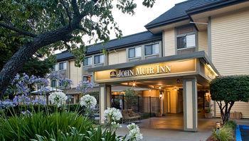 Hotel Best Western John Muir Inn - Bild 1