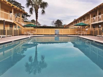 Hotel La Quinta Inn by Wyndham Savannah Midtown - Bild 4