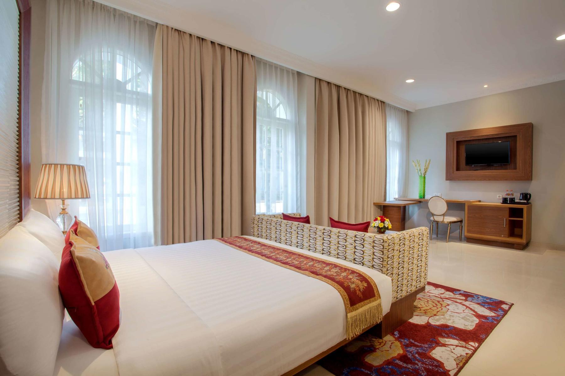 Hotel Ramada Suites By Wyndham Solo - Bild 1