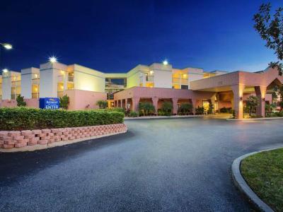 Hotel Baymont Inn & Suites Tampa near Busch Gardens/USF - Bild 2