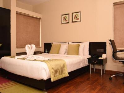 Hotel Royal Orchid Golden Suites - Bild 2