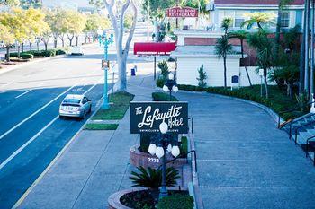 The Lafayette Hotel, Swim Club & Bungalows - Bild 1