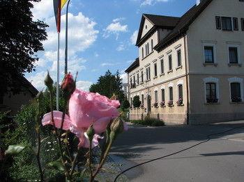 Landgasthof & Land-gut-Hotel Zur Rose - Bild 1