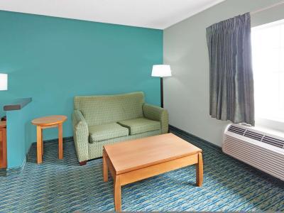Hotel Comfort Inn & Suites Louisville Airport Fair & Expo - Bild 5