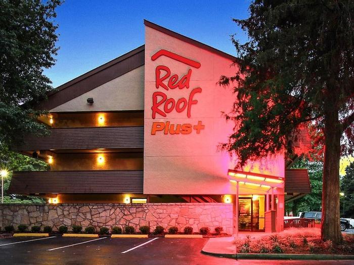 Hotel Red Roof PLUS+ Atlanta - Buckhead - Bild 1