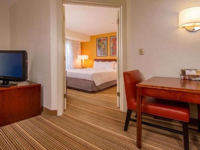 Hotel Sonesta ES Suites Charlottesville University - Bild 1